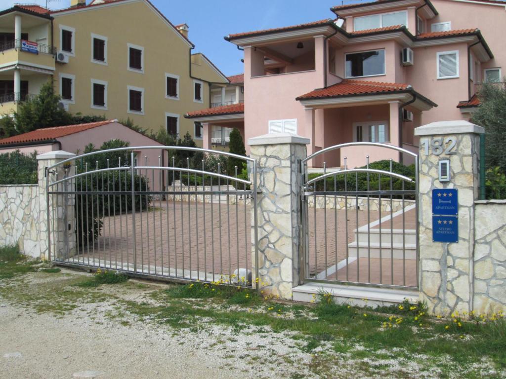פרמנטורה Apartments Villa Fernetich מראה חיצוני תמונה