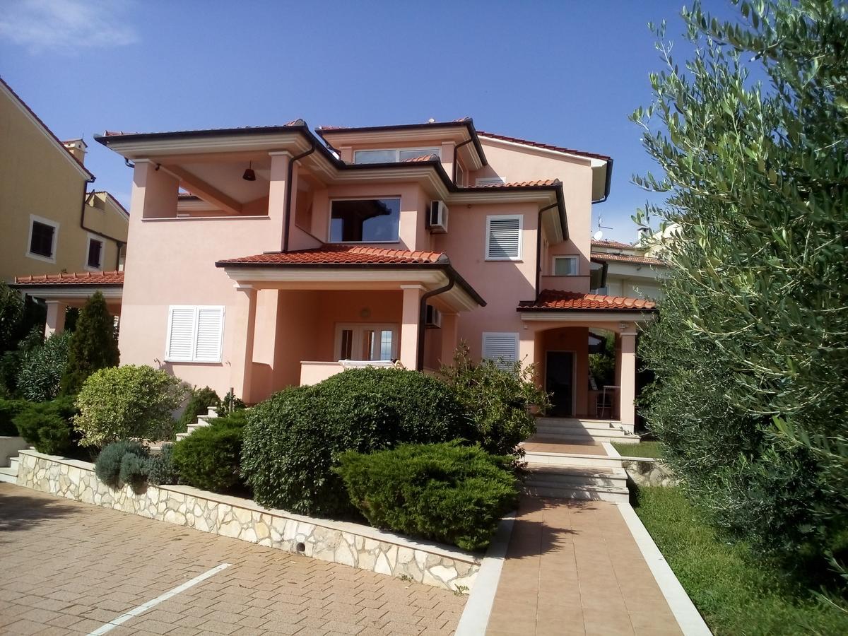 פרמנטורה Apartments Villa Fernetich מראה חיצוני תמונה